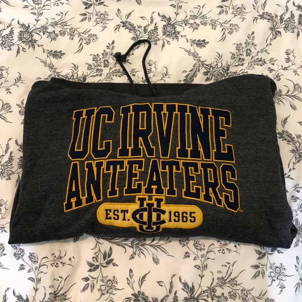 UC Irvine Sweater XL